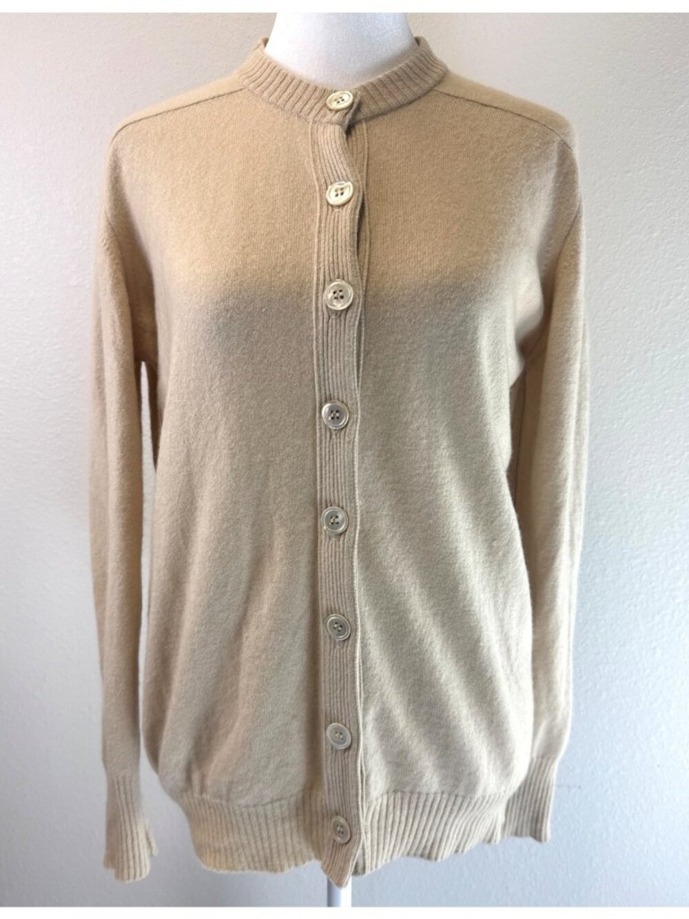 Dalton Vtg Womens Tan 100% Virgin Cashmere Pearl Buttons Cardigan Sweater Medium